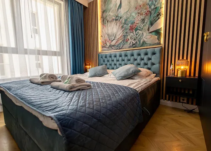 Ingalaxy Black Apartment